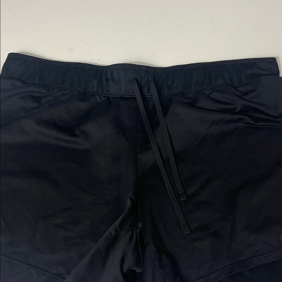 Nike Medium Black Elastic Waist Pull On Athletic Work Out Shorts - Picture 4 of 5